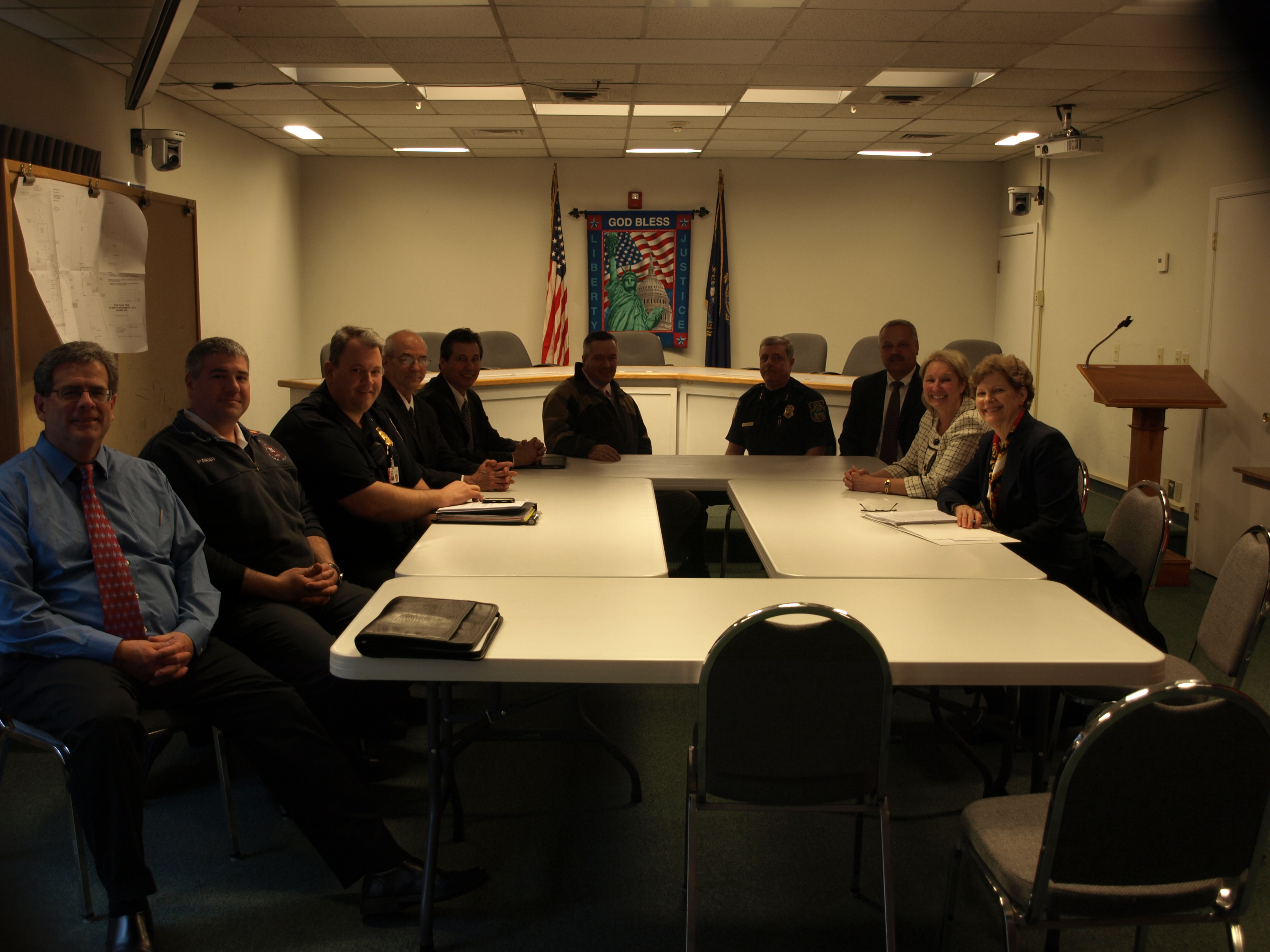 Shaheen meets with Salem town officials.