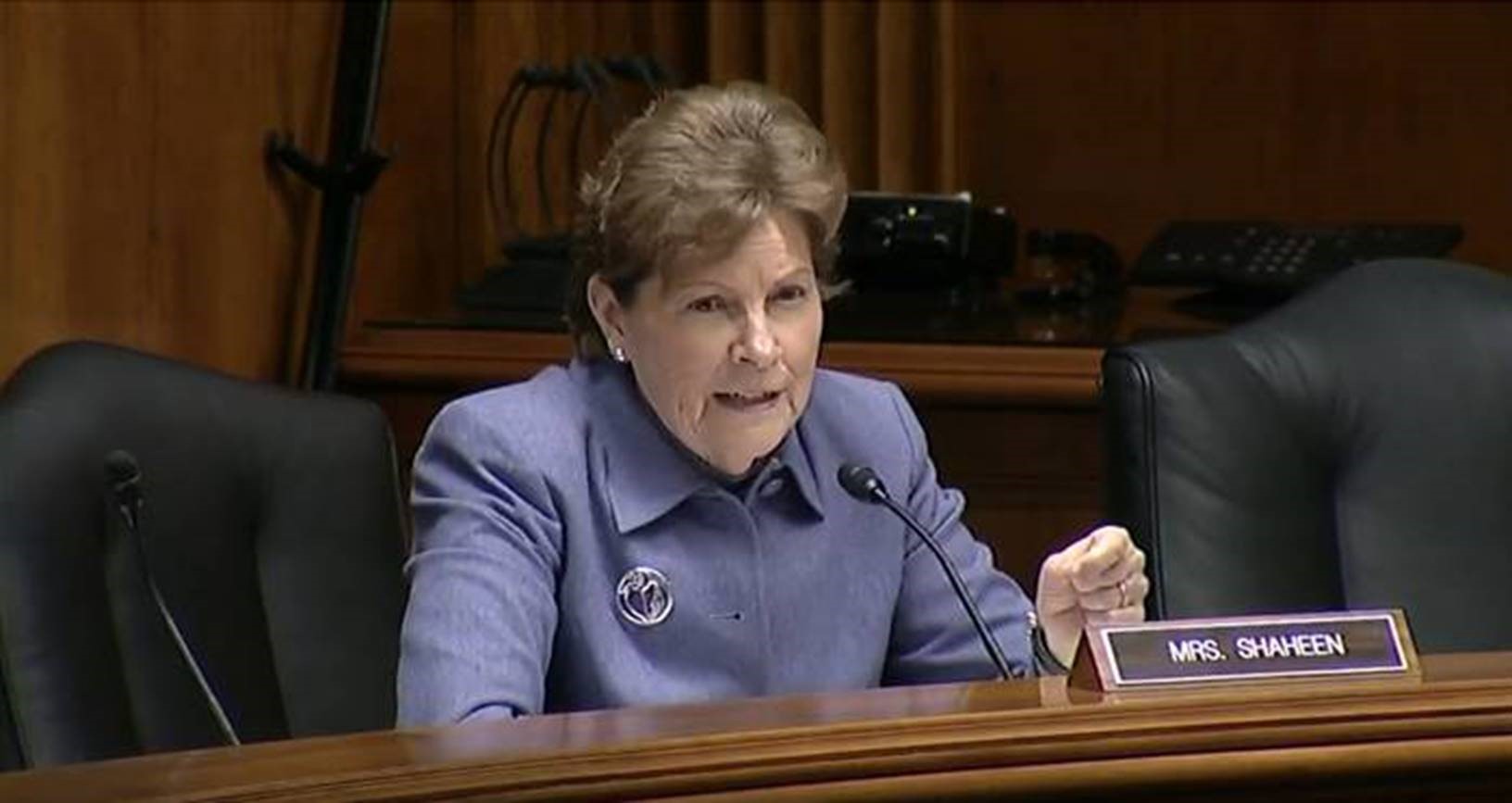 Senator Shaheen questions Secretary Alex Azar during today’s Health and Human Services Appropriations subcommittee hearing. 